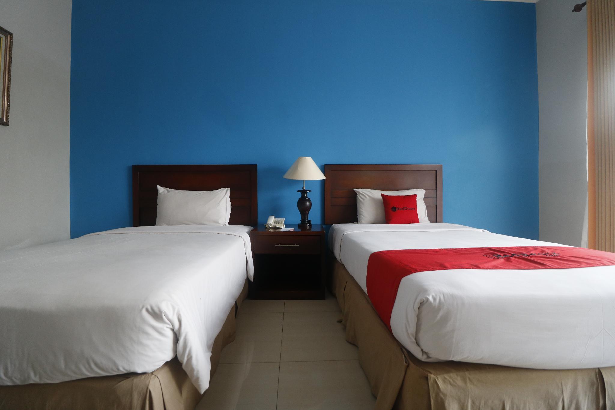Hotel Reddoorz Premium @ Bukit Damai Indah à Balikpapan  Extérieur photo