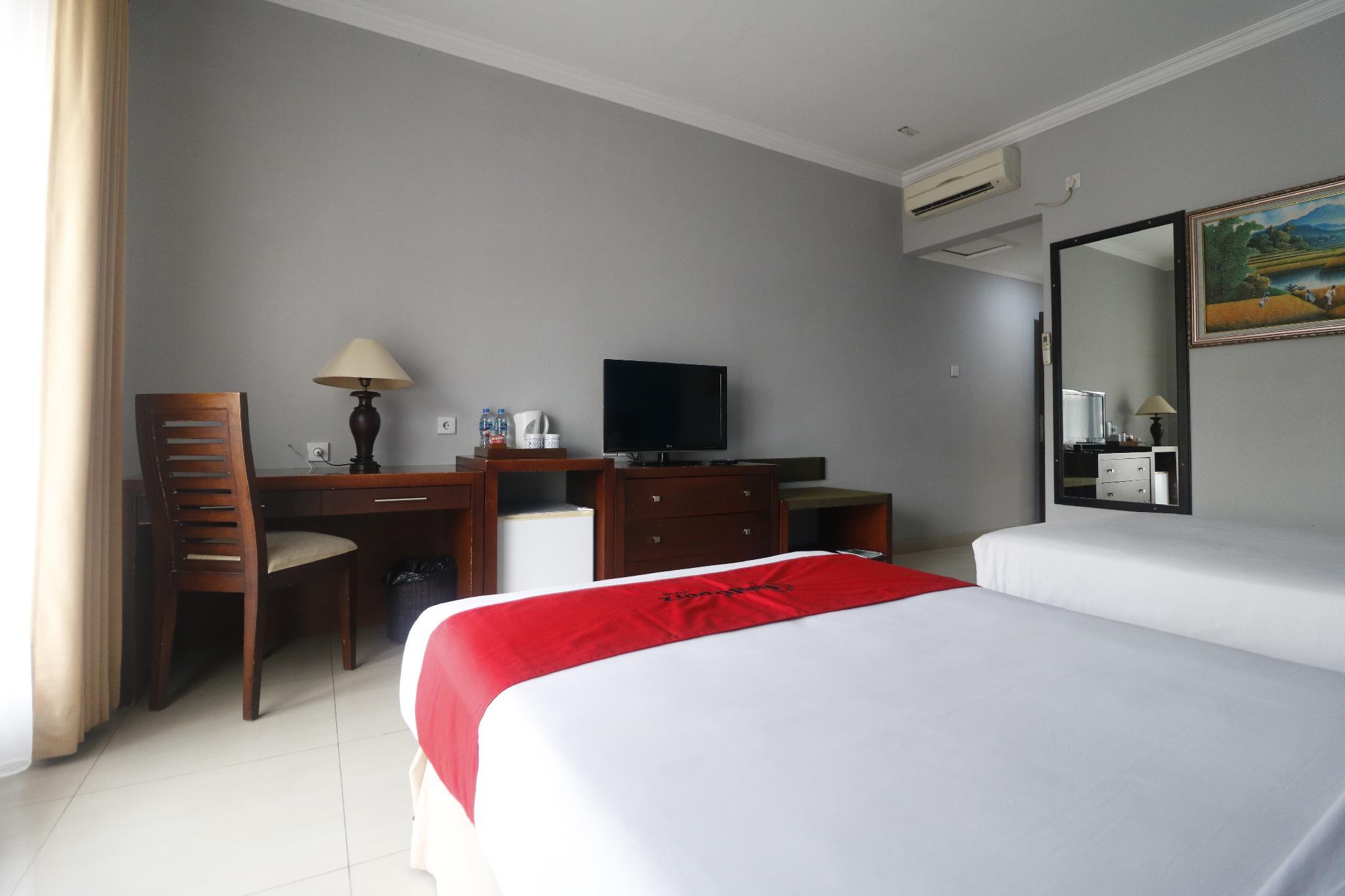Hotel Reddoorz Premium @ Bukit Damai Indah à Balikpapan  Extérieur photo