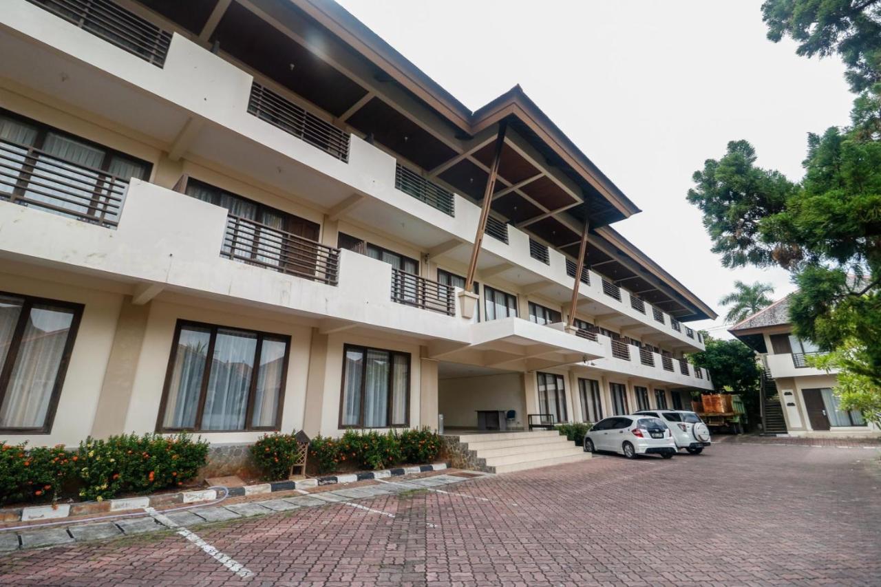 Hotel Reddoorz Premium @ Bukit Damai Indah à Balikpapan  Extérieur photo